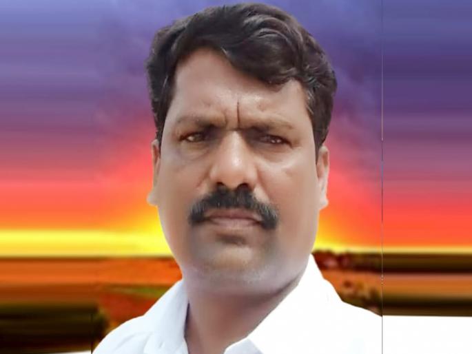 A man ended his life by stabbing himself with a glass bottle in Latur Ausa | काचेच्या बाटलीचे स्वत:वर वार करून घेत एकाने संपविले आयुष्य A man ended his life by stabbing himself with a glass bottle in Latur Ausa | काचेच्या बाटलीचे स्वत:वर वार करून घेत एकाने संपविले आयुष्य