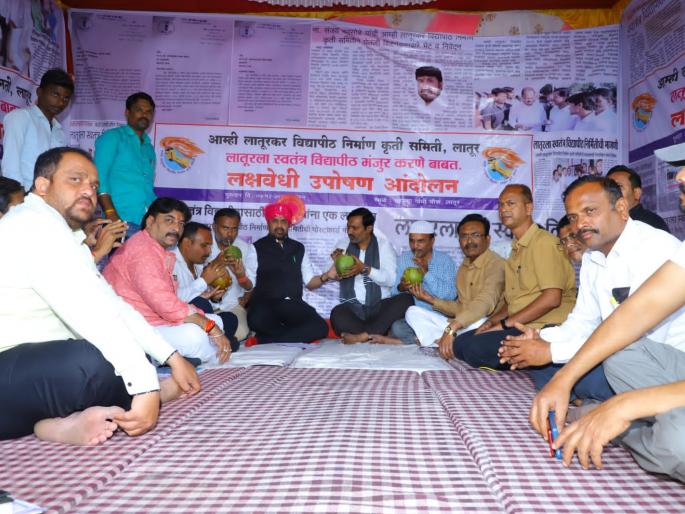 Meeting with CM soon for independent university says Sports Minister Sanjay Bansode | स्वतंत्र विद्यापीठासाठी लवकरच मुख्यमंत्र्यांसोबत बैठक लावणार: क्रीडामंत्री संजय बनसोडे Meeting with CM soon for independent university says Sports Minister Sanjay Bansode | स्वतंत्र विद्यापीठासाठी लवकरच मुख्यमंत्र्यांसोबत बैठक लावणार: क्रीडामंत्री संजय बनसोडे