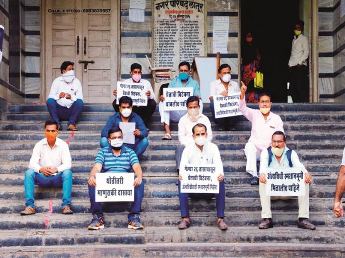 Annoying! Three bodies remain in the morgue for 26 hours due to lack of space for funeral | संतापजनक ! अंत्यविधीसाठी जागा न मिळाल्याने तीन मृतदेह २६ तास शवागारातच