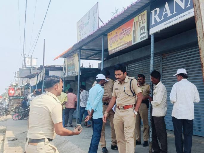 Rada in Nitur between two groups; attack with sword, rod, dagger, | निटूर येथे दोन गटांत राडा; तलवार, रॉड, खंजीरने हल्ला, सात जखमी Rada in Nitur between two groups; attack with sword, rod, dagger, | निटूर येथे दोन गटांत राडा; तलवार, रॉड, खंजीरने हल्ला, सात जखमी