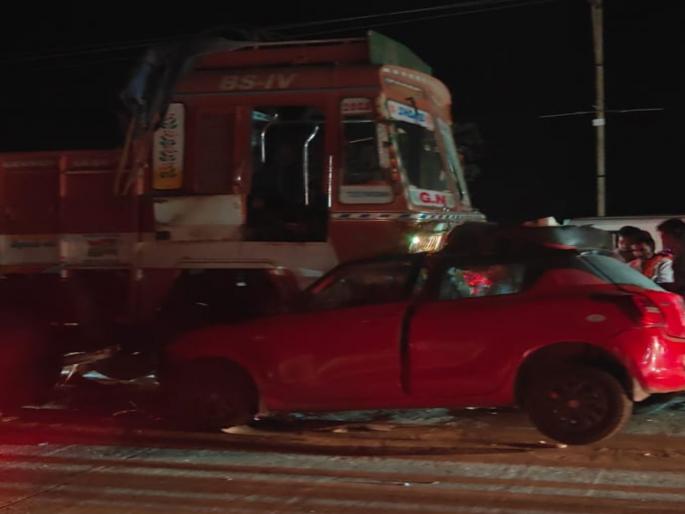 24 Year Old Youth Killed in Head on Collision Between Car and Truck Near Udgir | बीदर मार्गावर भीषण अपघात; नळगीरचा तरुण जागीच ठार 24 Year Old Youth Killed in Head on Collision Between Car and Truck Near Udgir | बीदर मार्गावर भीषण अपघात; नळगीरचा तरुण जागीच ठार