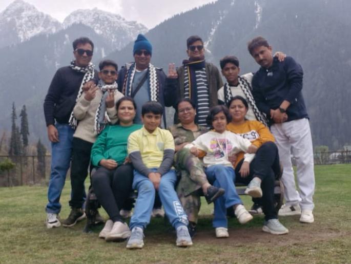 After not getting a ticket for Vaishnavi Devi, we left Pahalgam for a few hours. When reached Pune was shocked by the news of the attack | वैष्णवीदेवीचे तिकीट न मिळाल्याने काही तास अधीच पहलगाम साेडले, पुण्यात पोहोचल्यावर हल्ल्याचे वृत्त धडकले...! After not getting a ticket for Vaishnavi Devi, we left Pahalgam for a few hours. When reached Pune was shocked by the news of the attack | वैष्णवीदेवीचे तिकीट न मिळाल्याने काही तास अधीच पहलगाम साेडले, पुण्यात पोहोचल्यावर हल्ल्याचे वृत्त धडकले...!