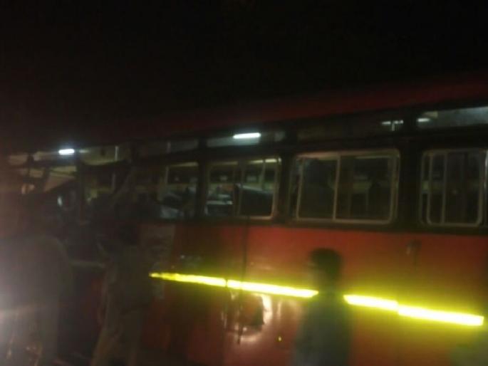 Latur-Nilanga road accident again; 3 killed, 8 severe | लातूर-निलंगा रस्त्यावर पुन्हा अपघात; ३ ठार, ८ गंभीर Latur-Nilanga road accident again; 3 killed, 8 severe | लातूर-निलंगा रस्त्यावर पुन्हा अपघात; ३ ठार, ८ गंभीर