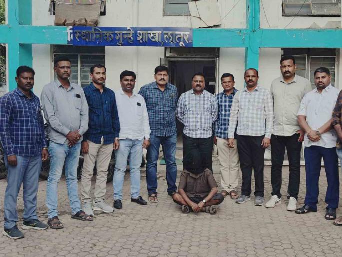 Bombay youth set on fire with stone ARP Gajaad in five hours | डाेक्यात दगड घालून मुंबईच्या तरुणाला पेटविले; पाच तासात आराेपी गजाआड Bombay youth set on fire with stone ARP Gajaad in five hours | डाेक्यात दगड घालून मुंबईच्या तरुणाला पेटविले; पाच तासात आराेपी गजाआड