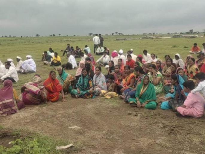 Start working on the same old project; The work of the bioenergy project was stopped | जुन्या प्रकल्पाचेच काम सुरू करा; साैरऊर्जा प्रकल्पाचे काम बंद पाडले Start working on the same old project; The work of the bioenergy project was stopped | जुन्या प्रकल्पाचेच काम सुरू करा; साैरऊर्जा प्रकल्पाचे काम बंद पाडले