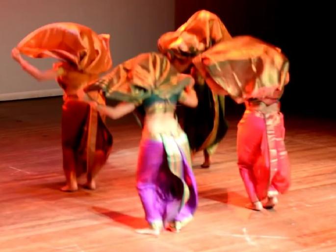 Traditional Tamasha Fad Debate | पारंपरिक तमाशा फड कर्जाच्या विळख्यात  Traditional Tamasha Fad Debate | पारंपरिक तमाशा फड कर्जाच्या विळख्यात