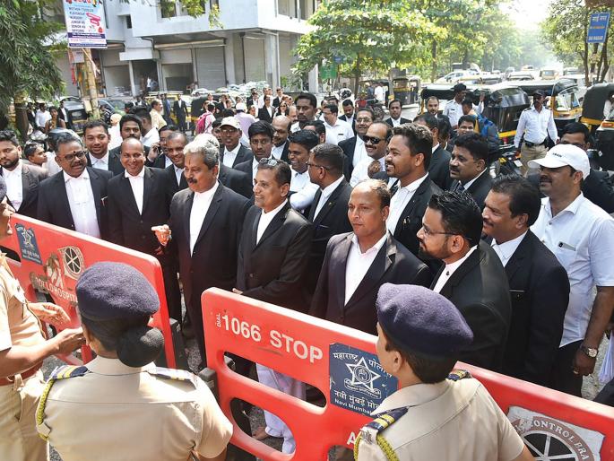 Advocacy march against Panvel provincial authorities | पनवेल प्रांताधिकाऱ्यांविरोधात वकिलांचा मोर्चा Advocacy march against Panvel provincial authorities | पनवेल प्रांताधिकाऱ्यांविरोधात वकिलांचा मोर्चा