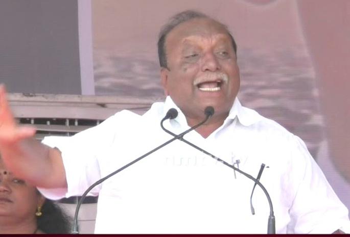 Solapur Politics; The second child should not be called a bandwagon; External Affairs Minister Laxmanrao Dhoble | Solapur Politics; वडिलांच्या सात-बाऱ्यावर ऐतखाऊ पोरांनं दुसऱ्यांना बांडगूळ म्हणू नये; माजीमंत्री लक्ष्मणराव ढोबळेंची टीका Solapur Politics; The second child should not be called a bandwagon; External Affairs Minister Laxmanrao Dhoble | Solapur Politics; वडिलांच्या सात-बाऱ्यावर ऐतखाऊ पोरांनं दुसऱ्यांना बांडगूळ म्हणू नये; माजीमंत्री लक्ष्मणराव ढोबळेंची टीका