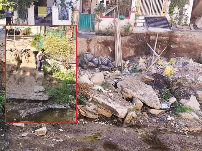 The girl who came to her mother's house was sent to relatives for childbirth because no road to reach home | माहेरी आलेल्या लेकीला रस्ता नसल्याने बाळंतपणासाठी पाठवले नातेवाईकांकडे, कोणीच दाद देईना! The girl who came to her mother's house was sent to relatives for childbirth because no road to reach home | माहेरी आलेल्या लेकीला रस्ता नसल्याने बाळंतपणासाठी पाठवले नातेवाईकांकडे, कोणीच दाद देईना!