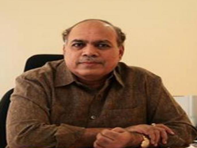 Why is the government'is backing M. J. Akbar? | एम. जे. अकबरला सरकार पाठीशी का घालत आहे? Why is the government'is backing M. J. Akbar? | एम. जे. अकबरला सरकार पाठीशी का घालत आहे?