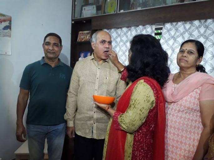 First goal of 'Abhiyan Marathi': Laxmikant Deshmukh; Lokmat special interview after winning the meeting | ‘अभिजात मराठी’ हे पहिले लक्ष्य: लक्ष्मीकांत देशमुख; संमेलनाध्यक्षपदी विजयी झाल्यानंतर लोकमतला विशेष मुलाखत First goal of 'Abhiyan Marathi': Laxmikant Deshmukh; Lokmat special interview after winning the meeting | ‘अभिजात मराठी’ हे पहिले लक्ष्य: लक्ष्मीकांत देशमुख; संमेलनाध्यक्षपदी विजयी झाल्यानंतर लोकमतला विशेष मुलाखत