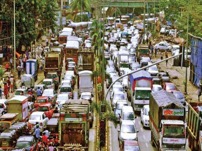 The old Agra Road, LBS Marg, connecting Mumbai and Thane, is a constant traffic jam from Sion to Sarvodaya area in Ghatkopar | जुन्या आग्रा महामार्गावर वाहनांचा वेग कासवगतीने; कोंडीमुळे काही मिनिटांच्या प्रवासासाठी पाऊण तास The old Agra Road, LBS Marg, connecting Mumbai and Thane, is a constant traffic jam from Sion to Sarvodaya area in Ghatkopar | जुन्या आग्रा महामार्गावर वाहनांचा वेग कासवगतीने; कोंडीमुळे काही मिनिटांच्या प्रवासासाठी पाऊण तास