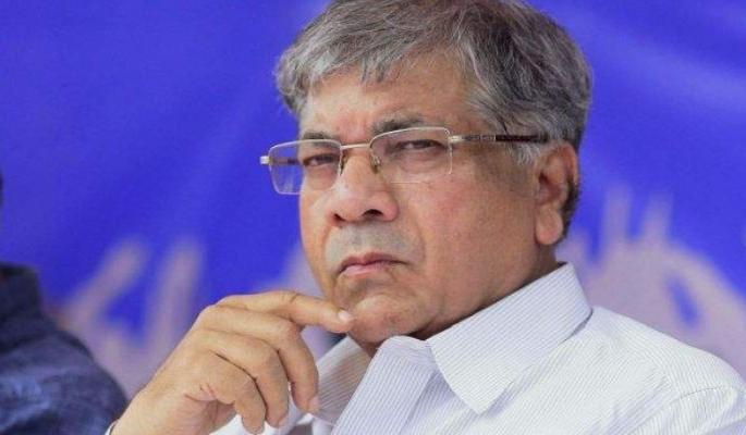 Vanchit Bahujan Aghadi Play 'kawad' Politics in 'Lockdown' | ‘लॉकडाऊन’च्या यात्रेत राजकारणाची ‘कावड’! Vanchit Bahujan Aghadi Play 'kawad' Politics in 'Lockdown' | ‘लॉकडाऊन’च्या यात्रेत राजकारणाची ‘कावड’!