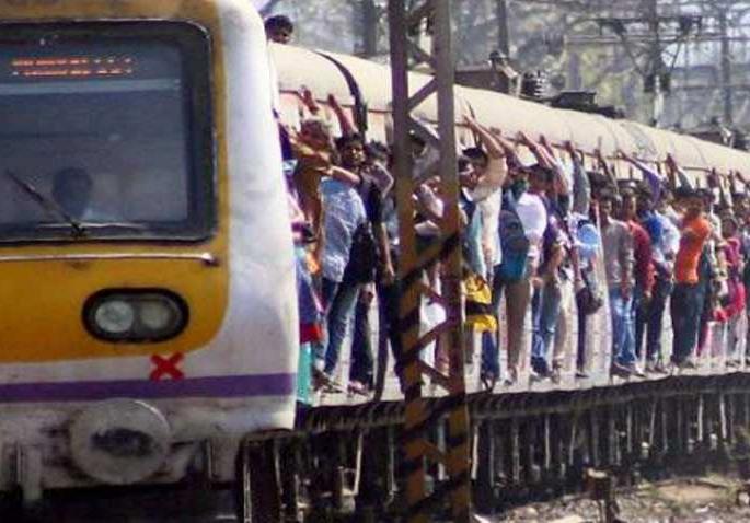 Decision will be taken today regarding local for all | सर्वांसाठी लोकलबाबत आज होणार निर्णय