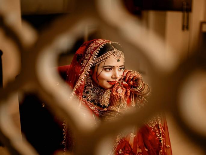 two youth came to marry a bride; villagers solved problem with police help | एका नवरीशी लग्न करण्यासाठी दोघांची वरात आली दारात; मग जे झाले...गाववालेही गरगरले two youth came to marry a bride; villagers solved problem with police help | एका नवरीशी लग्न करण्यासाठी दोघांची वरात आली दारात; मग जे झाले...गाववालेही गरगरले