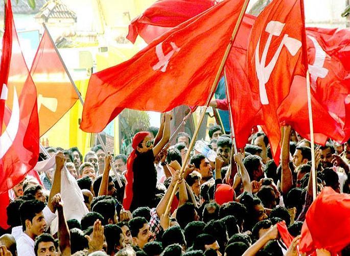 Kearl Assembly Elections: Word of pension to housewives in Left manifesto; To provide employment to 40 lakh youth | Kearl Assembly Elections: डाव्यांच्या जाहीरनाम्यात गृहिणींना पेन्शनचा शब्द; ४० लाख युवकांना देणार रोजगार Kearl Assembly Elections: Word of pension to housewives in Left manifesto; To provide employment to 40 lakh youth | Kearl Assembly Elections: डाव्यांच्या जाहीरनाम्यात गृहिणींना पेन्शनचा शब्द; ४० लाख युवकांना देणार रोजगार