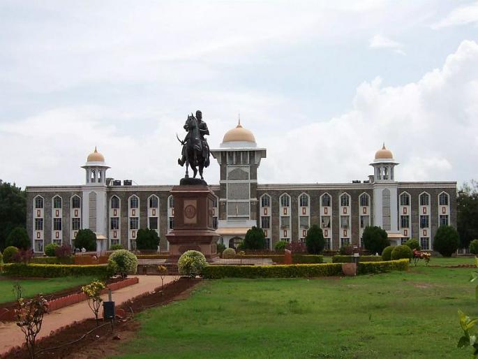 Shivaji University's nomination extension vain | शिवाजी विद्यापीठाच्या नामविस्ताराचा वाद निरर्थक! Shivaji University's nomination extension vain | शिवाजी विद्यापीठाच्या नामविस्ताराचा वाद निरर्थक!