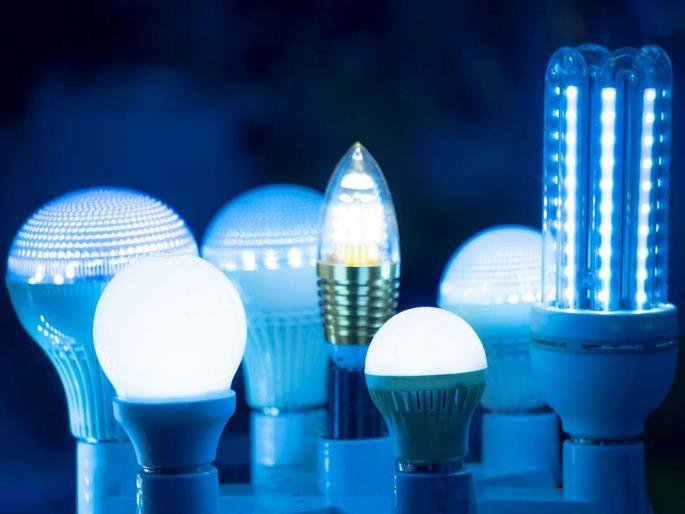 health hazard and risk due to led lights | एलईडी लाईट्सचे घातक परिणाम जाणून घ्या; वेळीच सावध व्हा health hazard and risk due to led lights | एलईडी लाईट्सचे घातक परिणाम जाणून घ्या; वेळीच सावध व्हा