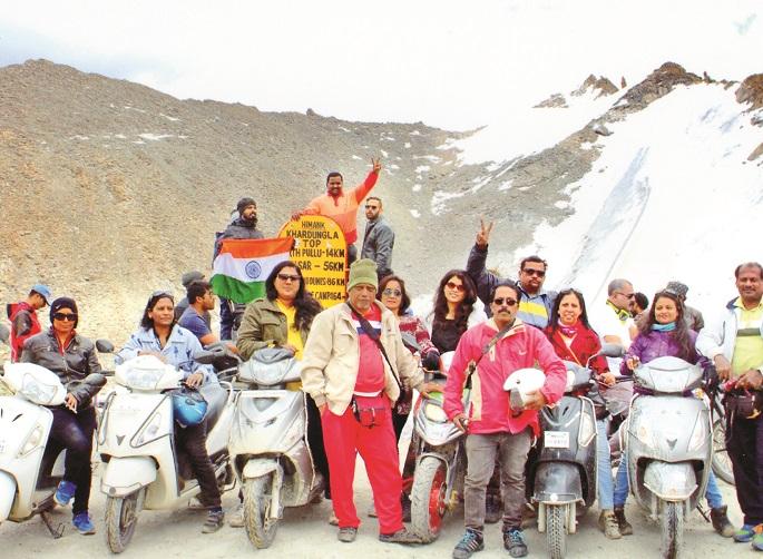  'Karveer Kanya', seven times in the crazy rage - Leh - a tough journey to Ladakh | वेडात दौडल्या ‘करवीर कन्या’ सात..!-लेह- लडाखची खडतर सफर