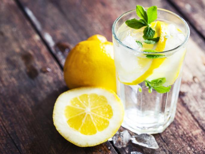 effects of lemon water on kidney, should people with kidney disease drink lemon water? | किडनीचे विकार असणाऱ्यांनी लिंबूपाणी प्यावे का? जाणून घ्या सत्य effects of lemon water on kidney, should people with kidney disease drink lemon water? | किडनीचे विकार असणाऱ्यांनी लिंबूपाणी प्यावे का? जाणून घ्या सत्य