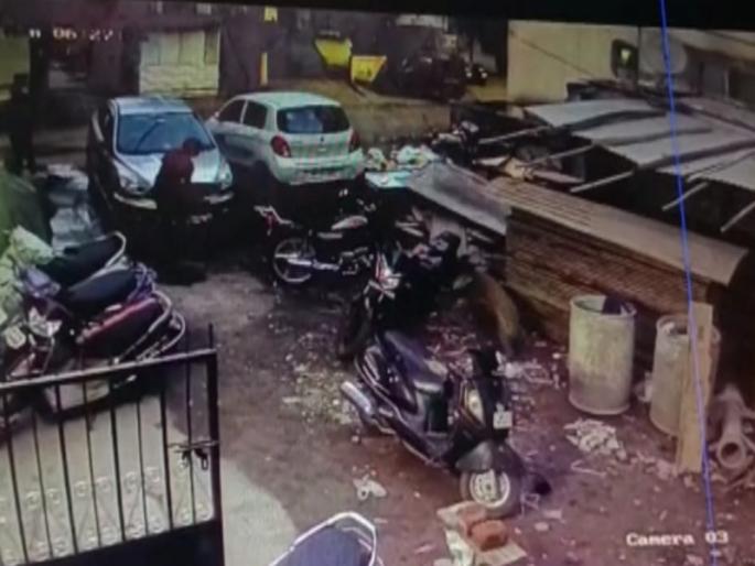 Video: While washing the car, a leopard passed by and I screamed.. Leopard came.. Leopard... | Video: कार पुसताना बिबट्या शेजारून गेला अन् मी ओरडलो.. बिबट्या आला.. बिबट्या... Video: While washing the car, a leopard passed by and I screamed.. Leopard came.. Leopard... | Video: कार पुसताना बिबट्या शेजारून गेला अन् मी ओरडलो.. बिबट्या आला.. बिबट्या...