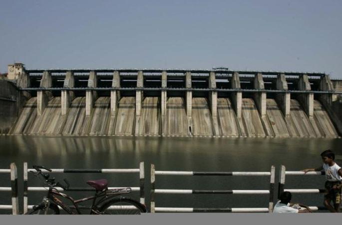 The dam in the division is dry: only 34.25 percent of the reserves | विभागातील धरणे कोरडीच : केवळ ३४.२५ टक्के साठा