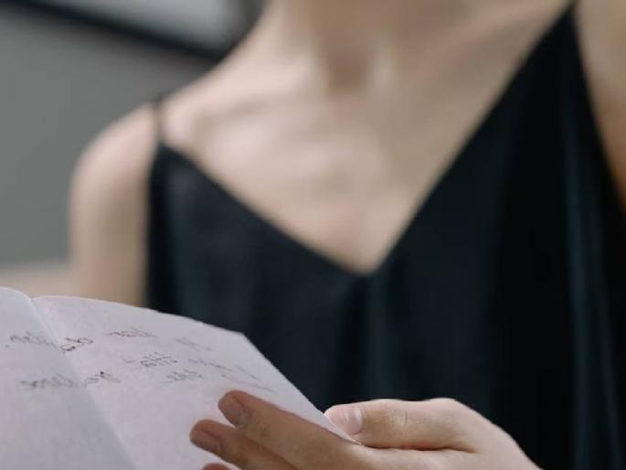 Shocking News 65 women used condoms mails handwritten letter australia melbourne | ६५ महिलांना आली पत्रं, घराबाहेर सापडली 'नको ती' वस्तू... नक्की प्रकरण काय? Shocking News 65 women used condoms mails handwritten letter australia melbourne | ६५ महिलांना आली पत्रं, घराबाहेर सापडली 'नको ती' वस्तू... नक्की प्रकरण काय?