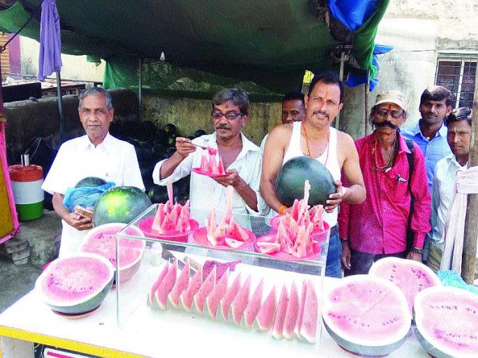 The heat caused the Kalingad, cucumber prices to drop | उष्णतेमुळे कलिंगड, काकडीचे दर कडाडले The heat caused the Kalingad, cucumber prices to drop | उष्णतेमुळे कलिंगड, काकडीचे दर कडाडले