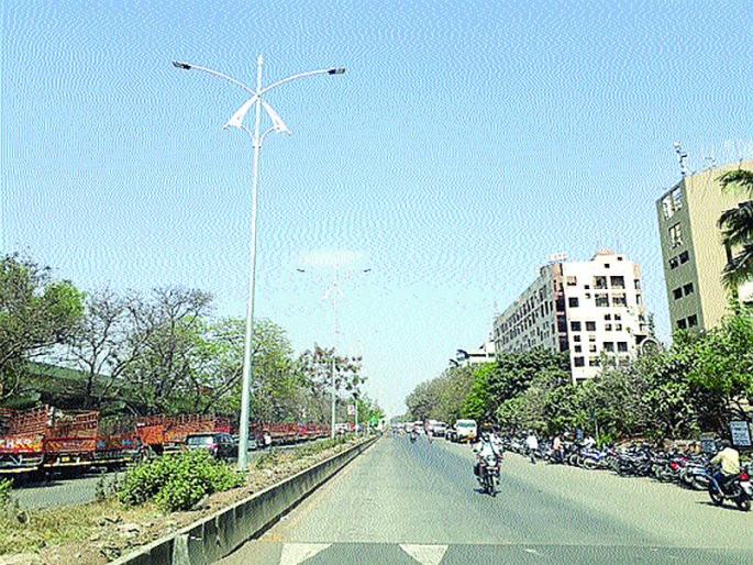 1 LED to be installed in the Steel Market area; Start of the roadway installation | स्टील मार्केट परिसरात बसविणार ६०० एलईडी; पथदिवे बसविण्याचे काम सुरू