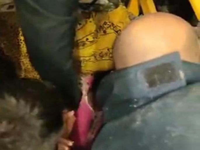 13 people trapped in elevator at Bhayander's Demart rescued | डीमार्टमधील लिफ्टमध्ये अडकलेल्या १३ जणांची सुटका, अग्निशमन दलाकडून मोहिम फत्ते 13 people trapped in elevator at Bhayander's Demart rescued | डीमार्टमधील लिफ्टमध्ये अडकलेल्या १३ जणांची सुटका, अग्निशमन दलाकडून मोहिम फत्ते