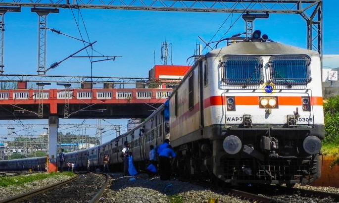 Changes in the schedule of trains running via Nagpur | नागपूरमार्गे धावणाऱ्या रेल्वेगाड्यांच्या वेळापत्रकात बदल