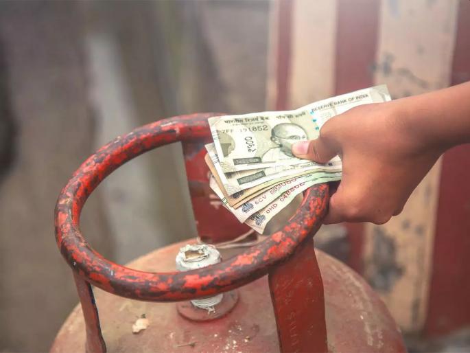 LPG prices to rise further due to China power crisis | LPG Gas Cylinder: चीनचे 'भूत' पुन्हा एकदा भारतीयांच्या मानगुटीवर बसणार; LPG च्या किंमती वाढणार LPG prices to rise further due to China power crisis | LPG Gas Cylinder: चीनचे 'भूत' पुन्हा एकदा भारतीयांच्या मानगुटीवर बसणार; LPG च्या किंमती वाढणार