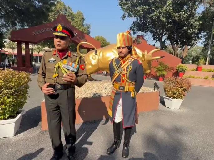 Father Lieutenant General Bhavnish Kumar Parade Commander Son Ahaan led the 61st Cavalry contingent | आश्चर्यकारक योगायोग... वडील परेड कमांडर, मुलाने कर्तव्य पथावर केले ६१ घोडदळाच्या तुकडीचे नेतृत्व Father Lieutenant General Bhavnish Kumar Parade Commander Son Ahaan led the 61st Cavalry contingent | आश्चर्यकारक योगायोग... वडील परेड कमांडर, मुलाने कर्तव्य पथावर केले ६१ घोडदळाच्या तुकडीचे नेतृत्व