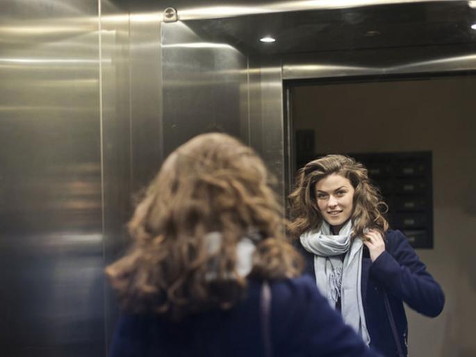 The Real Reason Lifts & Elevators have Mirrors in them | अच्छा तर 'हे' आहे लिफ्टमध्ये आरसा असण्याचं मुख्य कारण, कुणाच्या ध्यानीमनीही नसेल.... The Real Reason Lifts & Elevators have Mirrors in them | अच्छा तर 'हे' आहे लिफ्टमध्ये आरसा असण्याचं मुख्य कारण, कुणाच्या ध्यानीमनीही नसेल....