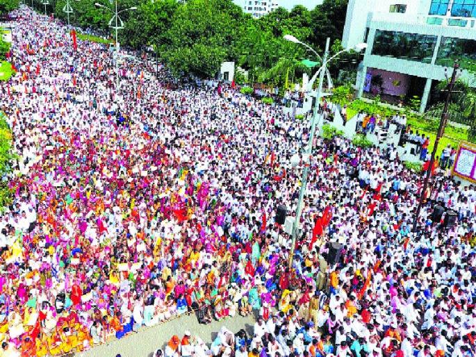  Lingayat Samaj's Elgar; The society has assembled for the approval of religion in Latur | लिंगायत समाजाचा एल्गार; लातूरमध्ये धर्म मान्यतेसाठी समाज एकवटला