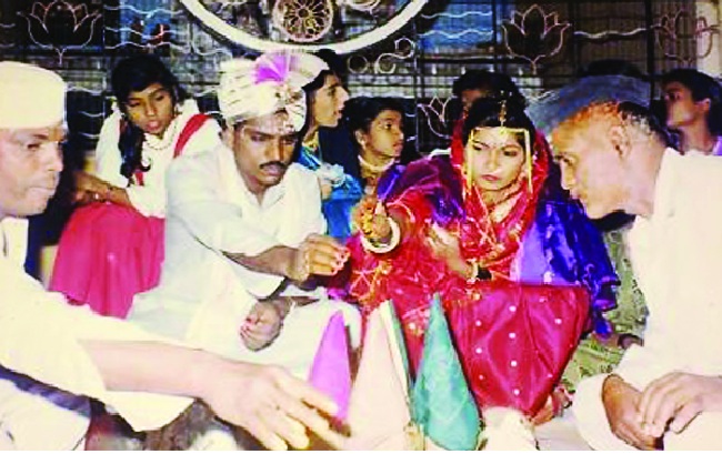 The honorable place for the gurus in Lingayat religion | लिंगायत धर्मात गुरूंना मानाचे स्थान The honorable place for the gurus in Lingayat religion | लिंगायत धर्मात गुरूंना मानाचे स्थान