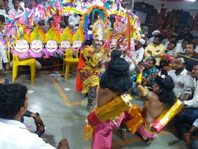 Tour of Songs in Lingedo; Three and a half lakh pilgrims leave the pilgrimage | लिंगेदेवमध्ये सोंगांची यात्रा; साडेतीन लाख भाविकांनी यात्रेला लावली हजेरी Tour of Songs in Lingedo; Three and a half lakh pilgrims leave the pilgrimage | लिंगेदेवमध्ये सोंगांची यात्रा; साडेतीन लाख भाविकांनी यात्रेला लावली हजेरी