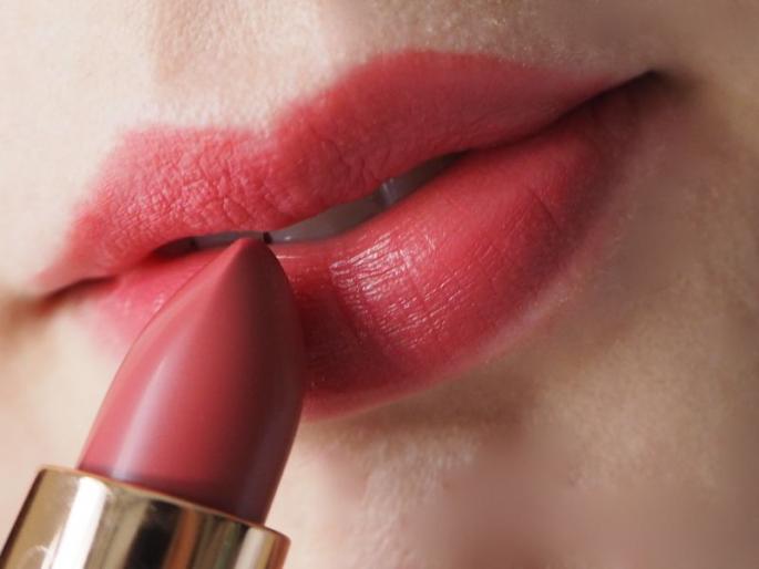 How to choose lipstick shade according to your skin tone | लिपस्टिकची कोणती शेड आपल्यासाठी योग्य? स्किनटोनप्रमाणे अशी निवडा परफेक्ट शेड