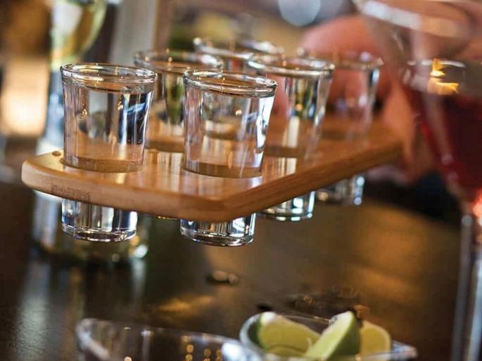 marriage of a tribal girl stopped due to liquor ban in bihar | वऱ्हाडी आले, दारू न मिळाल्यानं विधी न करताच बसून राहिले; लग्न मोडण्याची वेळ आली marriage of a tribal girl stopped due to liquor ban in bihar | वऱ्हाडी आले, दारू न मिळाल्यानं विधी न करताच बसून राहिले; लग्न मोडण्याची वेळ आली