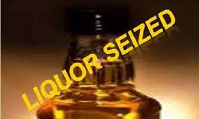 liquar from akola goes to Chandrapur | दारूबंदी असलेल्या चंद्रपुरात जाते अकोल्यातील दारू liquar from akola goes to Chandrapur | दारूबंदी असलेल्या चंद्रपुरात जाते अकोल्यातील दारू