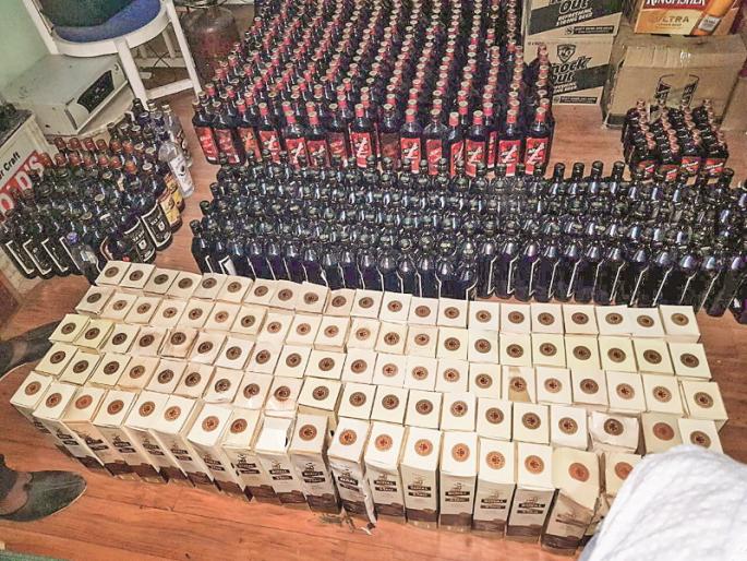 Illegal stock of foreign liquor worth 31 lakh seized in Mulund | मुलुंड येथे ३१ लाखांचा अवैध विदेशी दारूचा साठा जप्त Illegal stock of foreign liquor worth 31 lakh seized in Mulund | मुलुंड येथे ३१ लाखांचा अवैध विदेशी दारूचा साठा जप्त