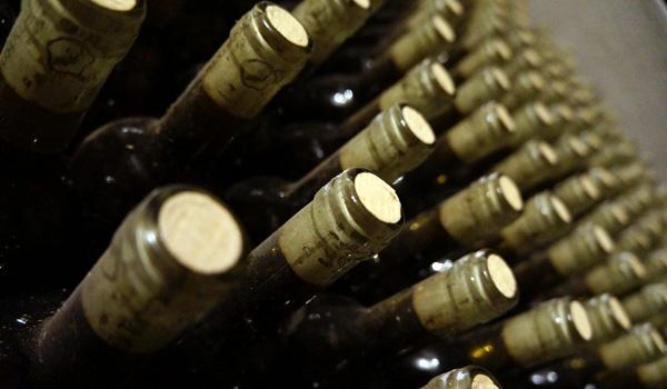 editorial on poisonous alchohol sold in bihar more than 82 died 25 people lost their vision | अग्रलेख - मरण : दारूने, मग दुर्लक्षाने? editorial on poisonous alchohol sold in bihar more than 82 died 25 people lost their vision | अग्रलेख - मरण : दारूने, मग दुर्लक्षाने?