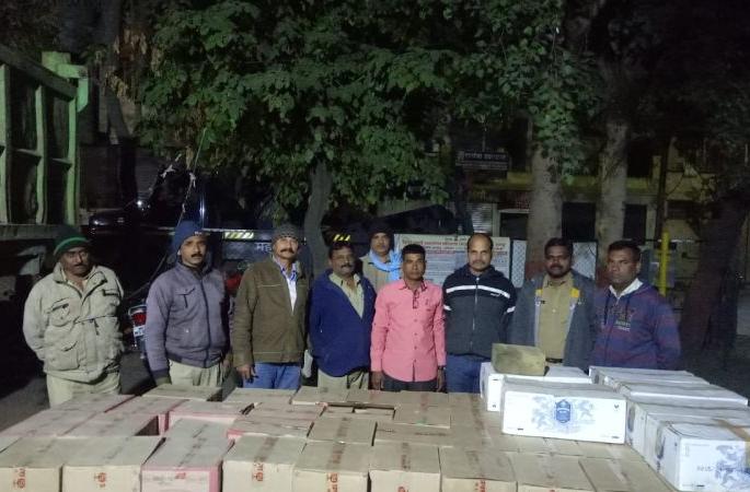 In Nagpur to avoid the action, the runway of liquor samrat | नागपुरात कारवाई टाळण्यासाठी मध्यसम्राटाची धावपळ