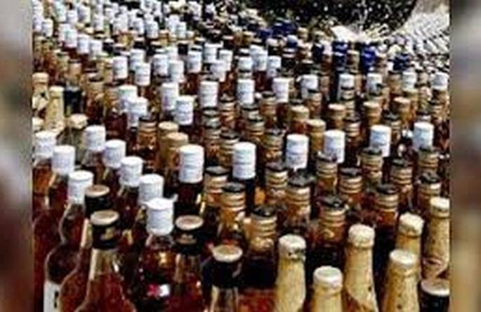 Alcohol smuggling by ambulance | रुग्णवाहिकेतून दारूची तस्करी  Alcohol smuggling by ambulance | रुग्णवाहिकेतून दारूची तस्करी