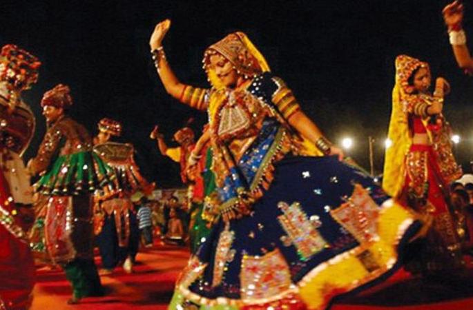 Garba in Navratri festival, ban on Dandiya | नवरात्रोत्सवात गरबा, दांडियावर बंदी