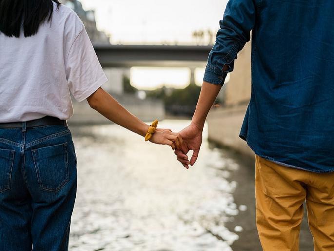 case has been registered against the live-in partner in Pune beaten crime news | प्रेमाने त्याला उठवायला गेली अन् मार खाऊन आली; पुण्यात लिव्ह-इन पार्टनरवर गुन्हा दाखल case has been registered against the live-in partner in Pune beaten crime news | प्रेमाने त्याला उठवायला गेली अन् मार खाऊन आली; पुण्यात लिव्ह-इन पार्टनरवर गुन्हा दाखल