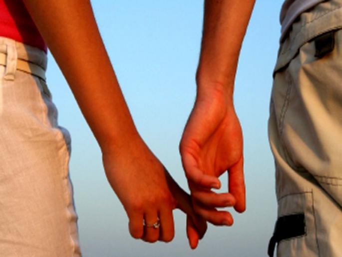 Women in live-in relationships can also file domestic violence cases: Kerala High Court | लिव्ह-इनमध्ये राहणाऱ्या महिलाही करू शकतात कौटुंबिक हिंसाचाराची तक्रार, उच्च न्यायालयाचा मोठा निर्णय Women in live-in relationships can also file domestic violence cases: Kerala High Court | लिव्ह-इनमध्ये राहणाऱ्या महिलाही करू शकतात कौटुंबिक हिंसाचाराची तक्रार, उच्च न्यायालयाचा मोठा निर्णय