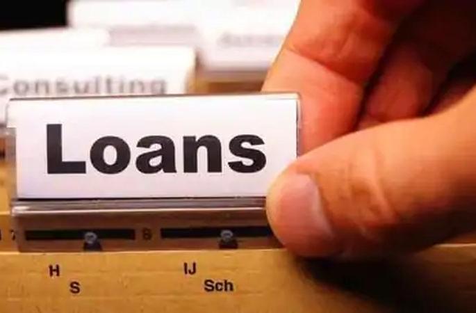 Political activists are the beneficiaries of 'currency loans' | राजकीय कार्यकर्तेच ‘मुद्रा लोन’चे लाभार्थी Political activists are the beneficiaries of 'currency loans' | राजकीय कार्यकर्तेच ‘मुद्रा लोन’चे लाभार्थी