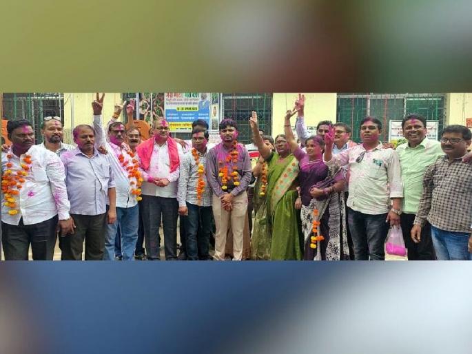 The chair survived, disbelief erupted; In Mohadi Panchayat Samiti, the weapons of group leaders finally worked | खुर्ची वाचली, अविश्वास बारगळला; मोहाडी पंचायत समितीमध्ये अखेर गटनेत्यांचे अस्त्र चालले