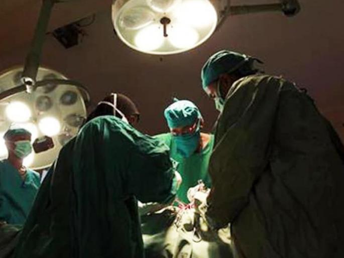 The corona epidemic has reduced the number of family planning surgeries in the district. | नसबंदी करायला धाडस लागते मर्दा; पुरुषांचे प्रमाण कमी, वर्षभरात महिलाच आघाडीवर The corona epidemic has reduced the number of family planning surgeries in the district. | नसबंदी करायला धाडस लागते मर्दा; पुरुषांचे प्रमाण कमी, वर्षभरात महिलाच आघाडीवर